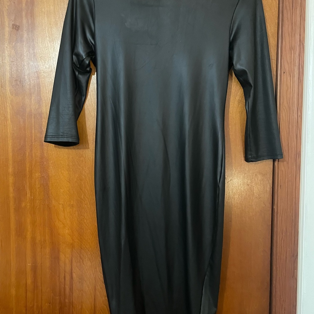 Elegant Black Midi Dress